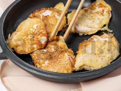 Kalakutienos filė tešloje ant mineralinio vandens Žingsnis 2