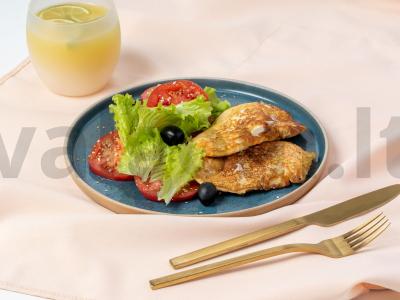 Kalakutienos filė tešloje ant mineralinio vandens pagrindine nuotrauka