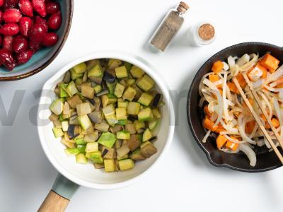 Daržovių troškinys su šilkmedžiais Žingsnis 1