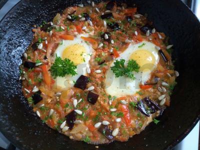 Šakšuka su baklažanu pagrindine nuotrauka