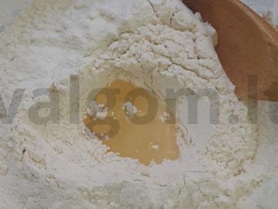 Namų lavašas iš ruginių miltų keptuvėje Žingsnis 2