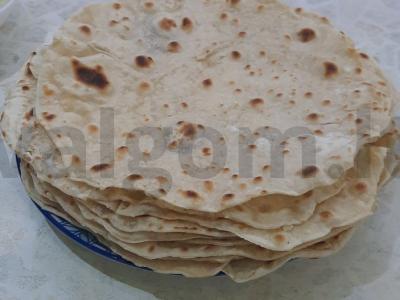 Namų lavašas iš ruginių miltų keptuvėje pagrindine nuotrauka