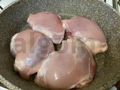 Švelni vištiena grietinės padaže Žingsnis 1