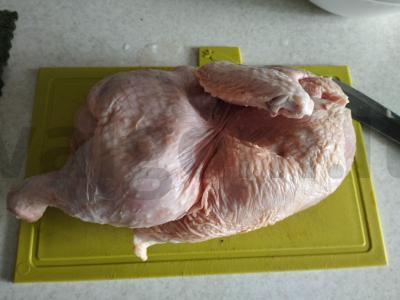 Troškinta vištiena su bulvėmis, morkomis ir žaliu svogūnu Žingsnis 1