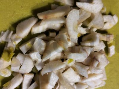 Troškinta vištiena su bulvėmis, morkomis ir žaliu svogūnu Žingsnis 5