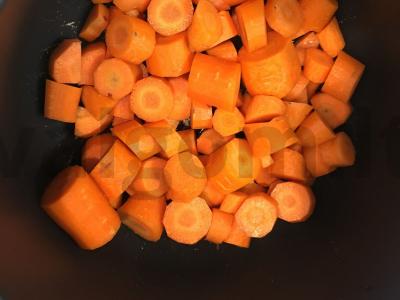 Cukinijų ikra lėtojoje viryklėje Žingsnis 3