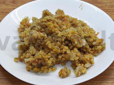 Lęšiai su daržovėmis ir prieskoniais pagrindine nuotrauka