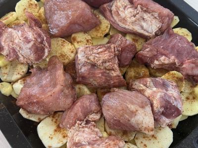 Bulvės su kiauliena orkaitėje Žingsnis 4