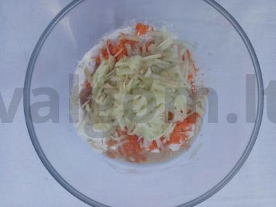 Vegetariška morkų-obuolių pyragas su imbieru ir cinamonu Žingsnis 2