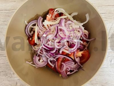 Daržovių salotas „Ačičukas“ su kalendra ir dviem svogūnų rūšimis Žingsnis 2