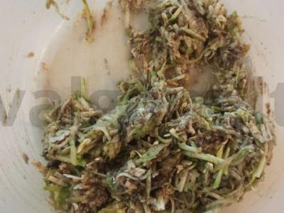 Cukinijų blynai su linų sėmenų miltais alyvuogių aliejuje Žingsnis 4