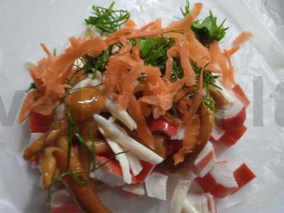 Vietnamietiškas suktinukas su grybais ir krabų lazdelėmis Žingsnis 2