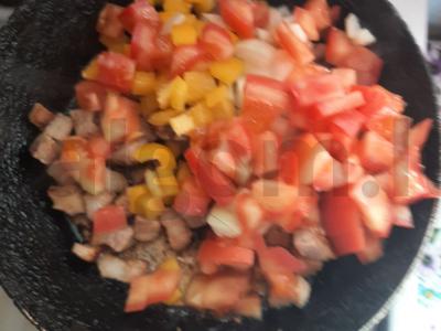 Laghman su kiauliena ir pomidorų pasta Žingsnis 3