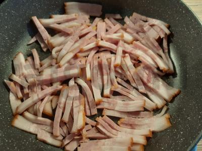 Karbonaara su grietinėle Žingsnis 1