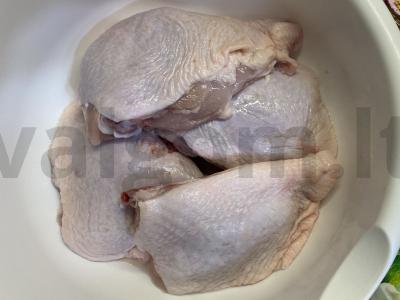 Kepti vištienos šlaunelės su bulvėmis garstyčių-majonezo padaže Žingsnis 2