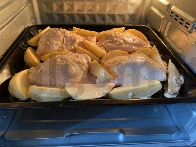 Kepti vištienos šlaunelės su bulvėmis garstyčių-majonezo padaže Žingsnis 4