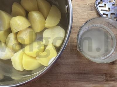 Švelnus bulvių piurė su grietinėlėmis kaip garnyras Žingsnis 3