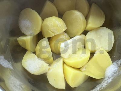 Švelnus bulvių piurė su grietinėlėmis kaip garnyras Žingsnis 4