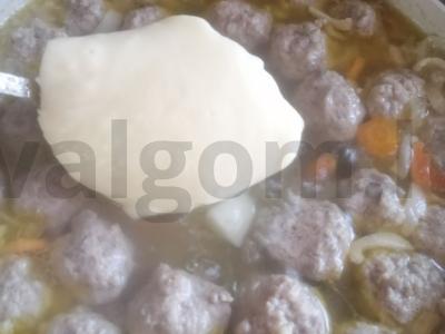 Grietinėlės sriuba su meatballs Žingsnis 10