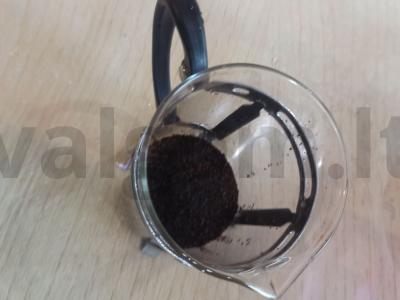 Juodasis arbata su serbentų lapais Žingsnis 1