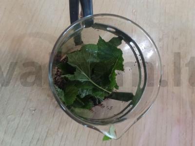 Juodasis arbata su serbentų lapais Žingsnis 2