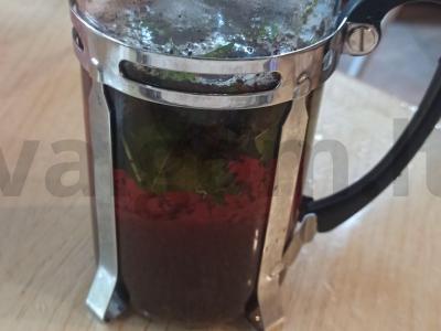 Juodasis arbata su serbentų lapais Žingsnis 3