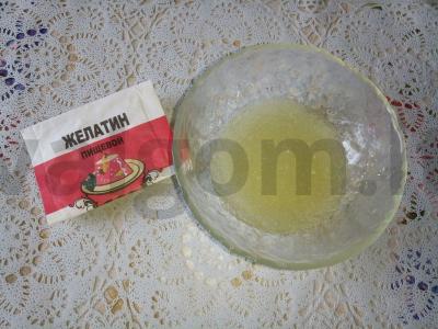 Lengvas želė desertas iš riebiosios kefyro Žingsnis 1