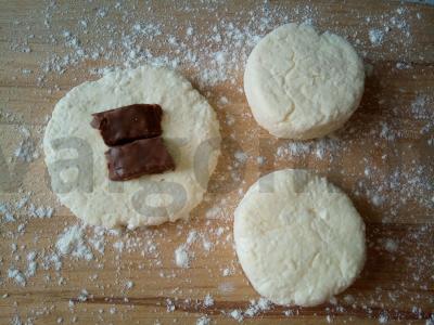 Varškės sūreliai su šokoladiniu įdaru pusryčiams Žingsnis 3