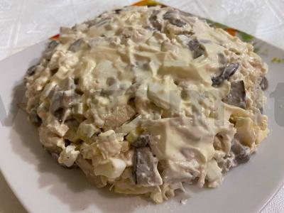 Mėsos salotas su grybais ir granato sėklomis Žingsnis 3