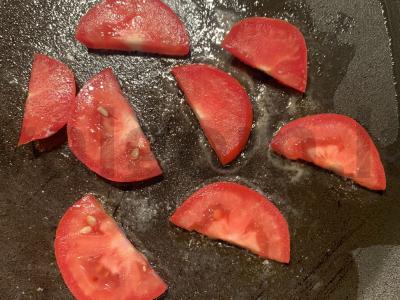 Kepti baklažanai su pomidorais ir česnaku Žingsnis 4