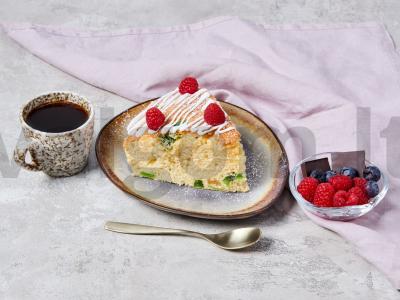 Velykiniai keksiukai su cukatais pagrindine nuotrauka