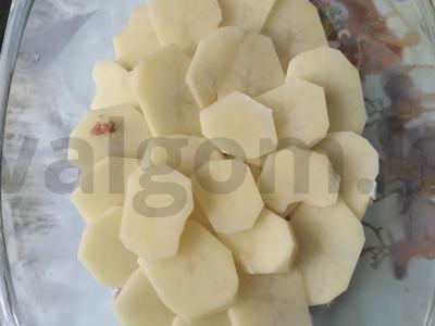 Bulvės su faršu ir pomidorų marinatu orkaitėje Žingsnis 4