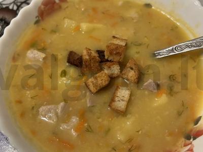 Žirnių sriuba pagrindine nuotrauka