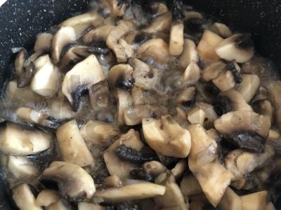 Lengvas grybų sriuba Žingsnis 1