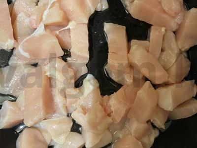 Funchosa su vištiena, baklažanais, paprika ir grybais Žingsnis 1