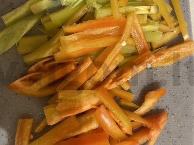 Funchosa su vištiena, baklažanais, paprika ir grybais Žingsnis 4