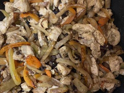 Funchosa su vištiena, baklažanais, paprika ir grybais Žingsnis 9