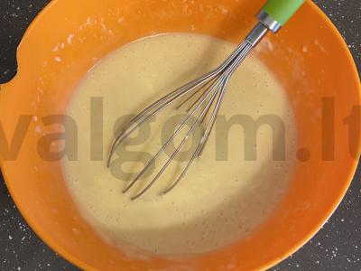 Citrininis pyragas su razinomis Žingsnis 2