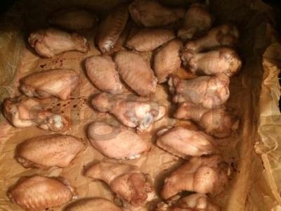 Vištienos sparneliai medaus-sojų padaže Žingsnis 2