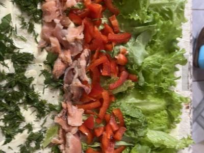 Rulonas su raudonąja žuvimi ir daržovėmis Žingsnis 2