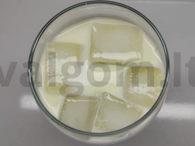 Kokteilis „Pina Colada“ su kokosų pienu pagrindine nuotrauka