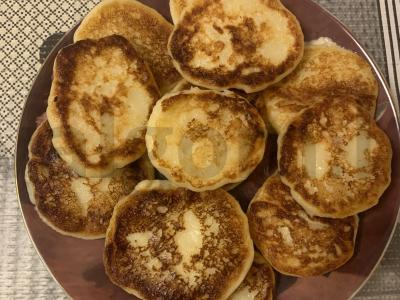 Namų varškėčiai su uogiene pagrindine nuotrauka