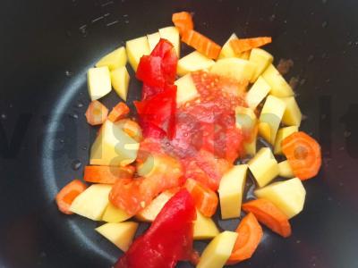 Pomidorų sriuba su vištiena ir vermišeliais Žingsnis 1