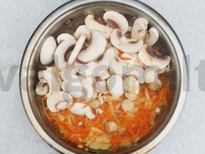 Aštrus kepenėlių paštetas su pievagrybiais ir virtine dešra Žingsnis 1