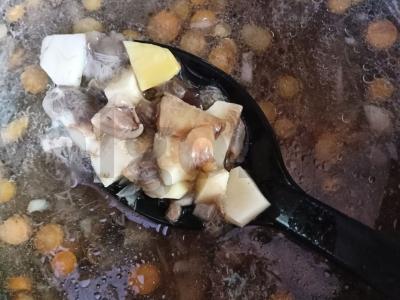 Grybų sriuba su lydytu sūriu Žingsnis 3