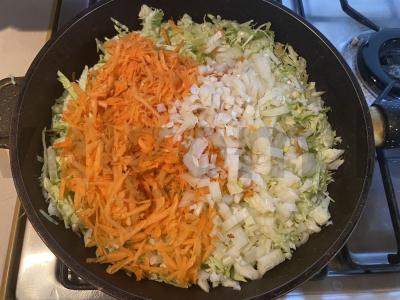 Troškinta jauna kopūstai su prieskoniais Žingsnis 3