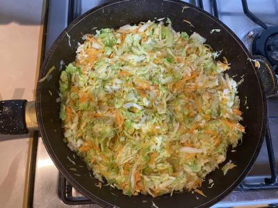 Troškinta jauna kopūstai su prieskoniais Žingsnis 4