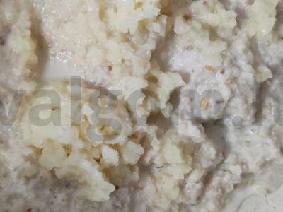 Sultingi kotletai iš mėsos faršo su bulvėmis ir baltu duona Žingsnis 2