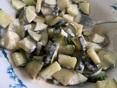 Salotas „Šviežumas“ su agurku ir sojų padažu pagrindine nuotrauka