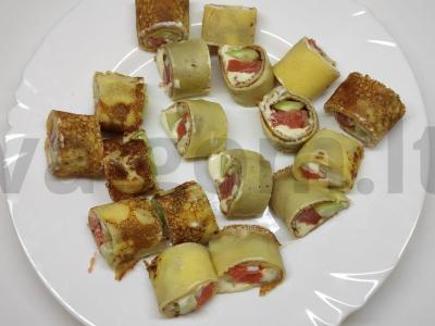 Blynų ritinėliai su raudona žuvimi pagrindine nuotrauka